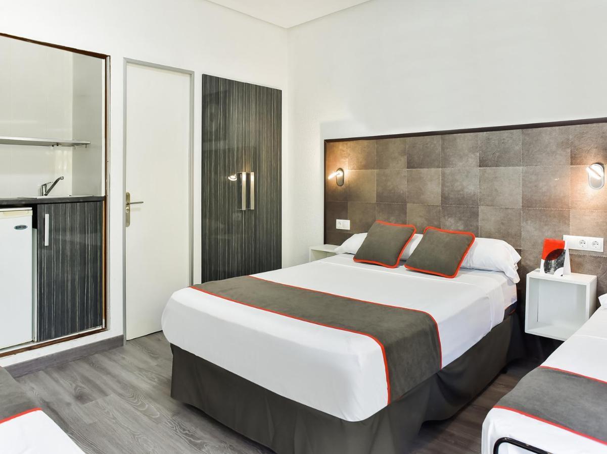 Hello Feria Hotel Madrid Exterior photo
