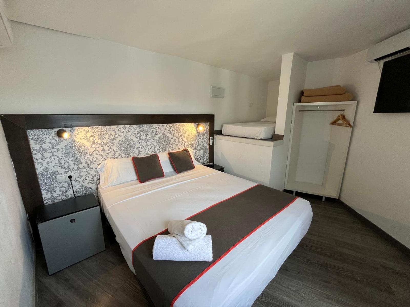 Hello Feria Hotel Madrid Exterior photo