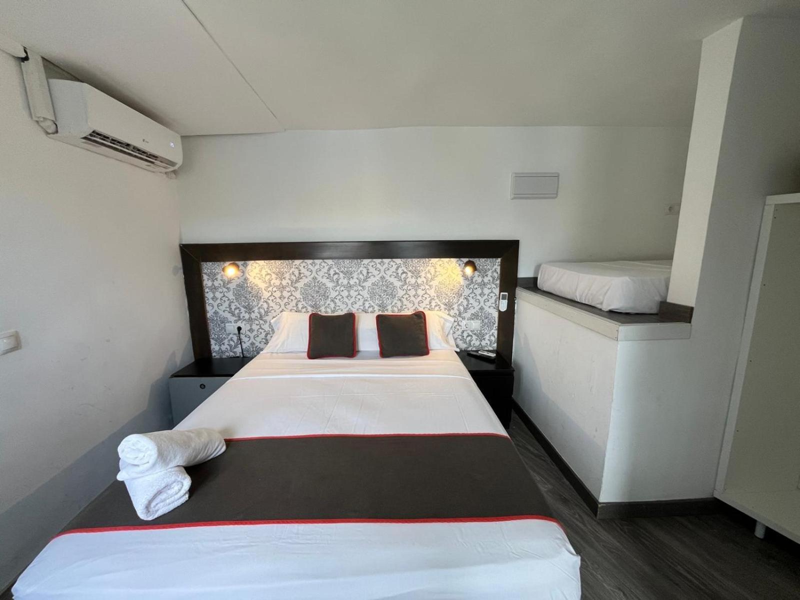 Hello Feria Hotel Madrid Exterior photo