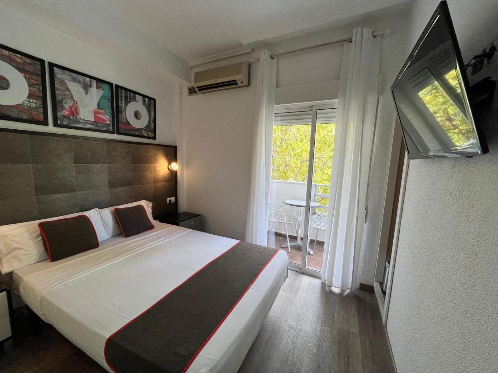 Hello Feria Hotel Madrid Exterior photo