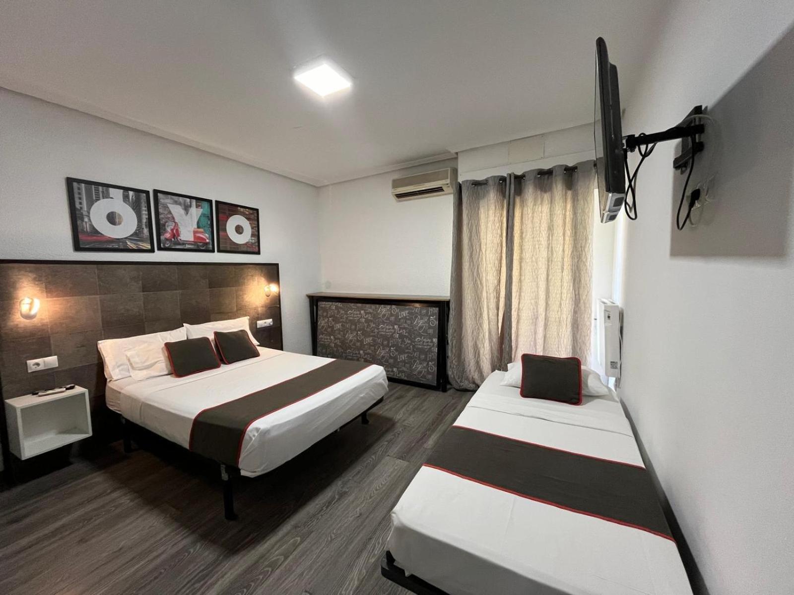 Hello Feria Hotel Madrid Exterior photo