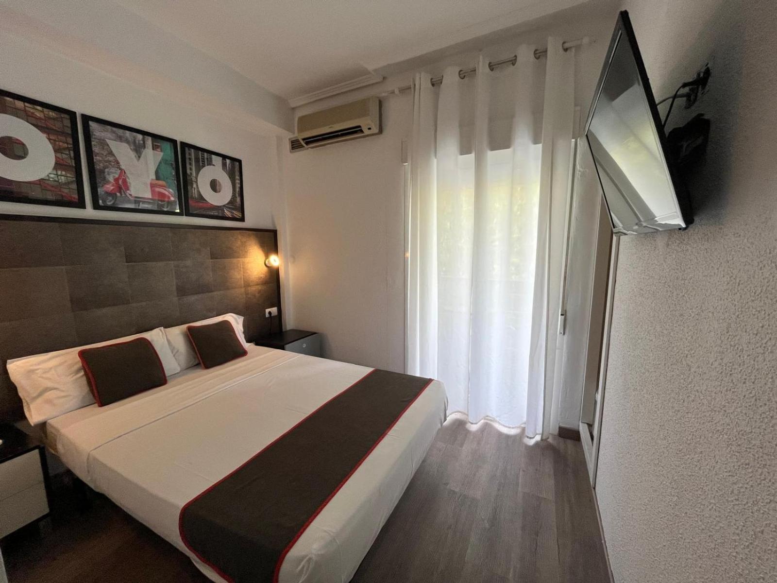 Hello Feria Hotel Madrid Exterior photo