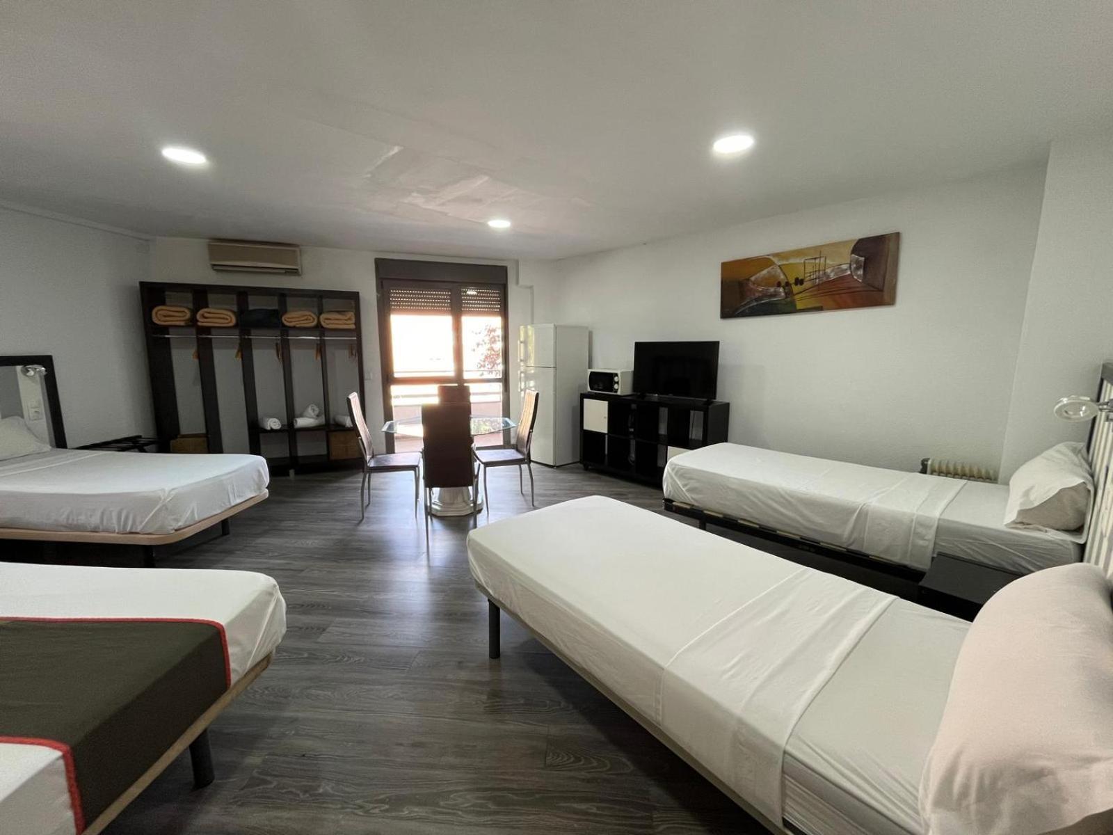Hello Feria Hotel Madrid Exterior photo