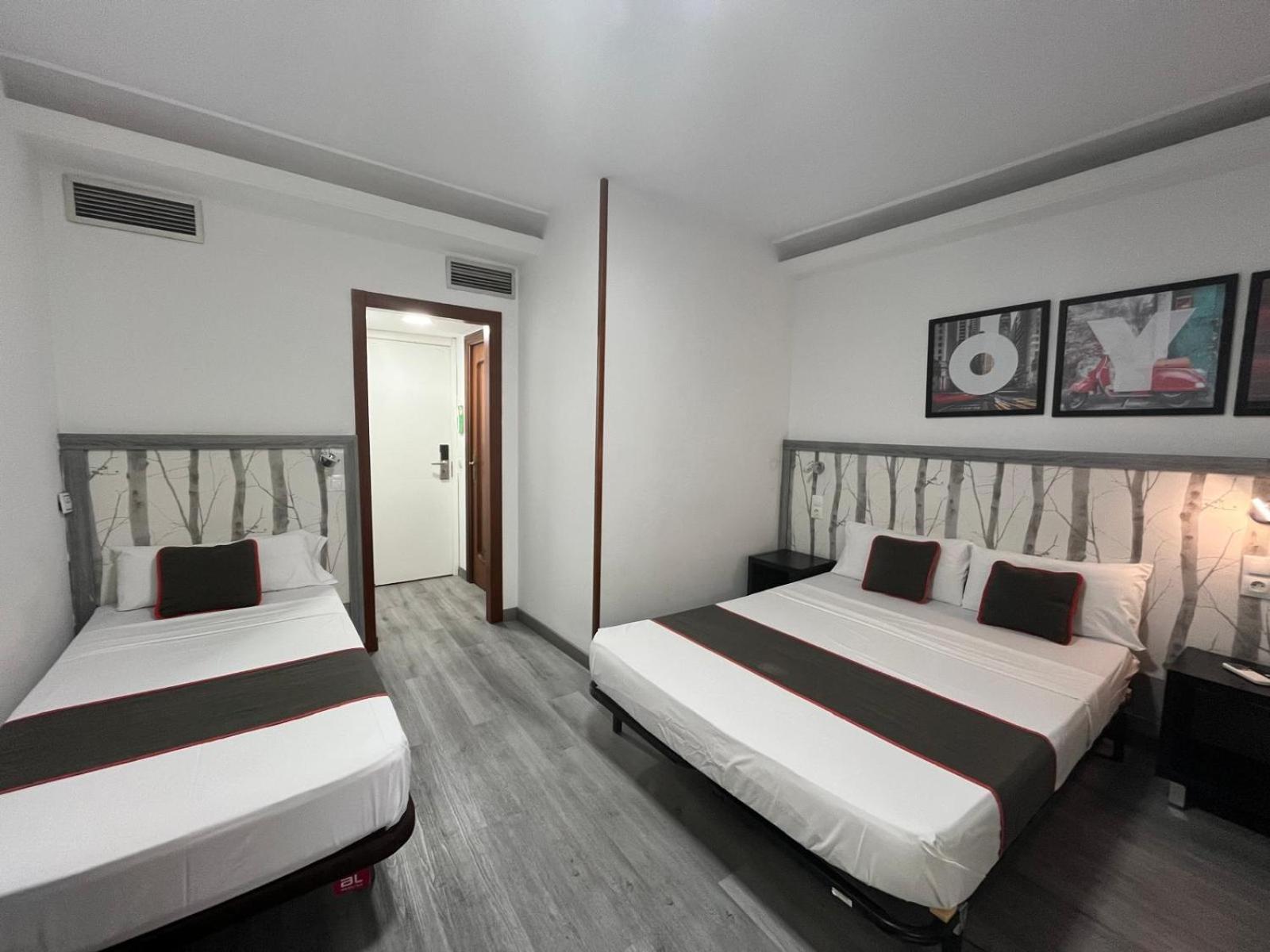 Hello Feria Hotel Madrid Exterior photo