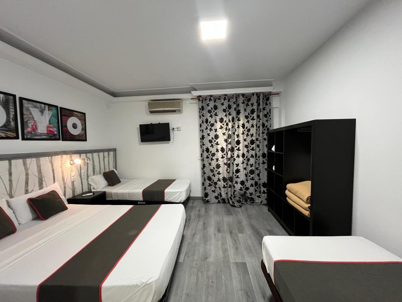 Hello Feria Hotel Madrid Exterior photo