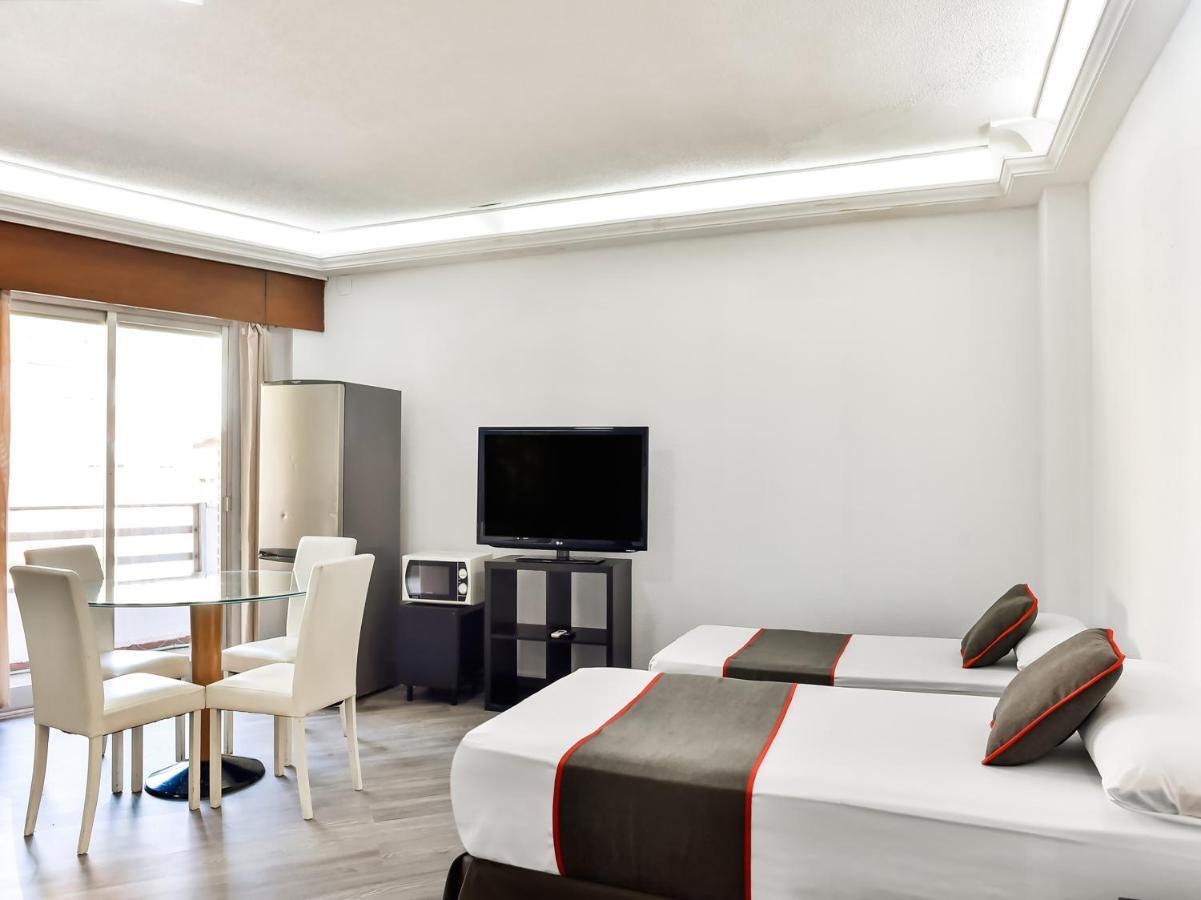 Hello Feria Hotel Madrid Exterior photo