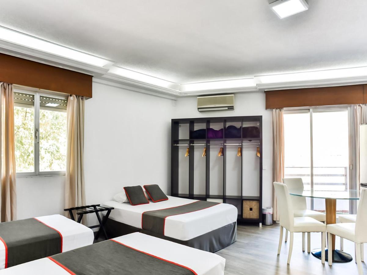 Hello Feria Hotel Madrid Exterior photo